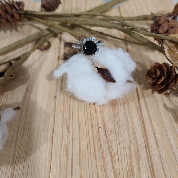 🖤🖤HOST PICK🖤🖤BEAUTIFUL!! BLACK   AMETHYST Halo Cut Ring with Tiny CZ'S - Picture 13 of 13